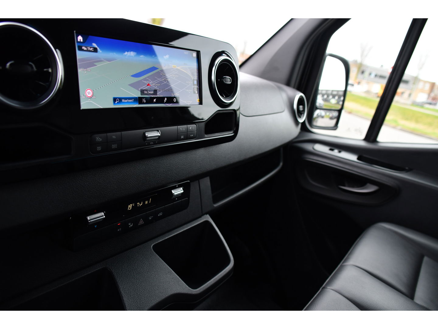 Mercedes-Benz Sprinter 314 2.2 CDI L2H1 Black Edition Camera, Cruise, Carplay, LED, 10,5'' Mbux, Leder, Automaat, Multimedia, Uniek!