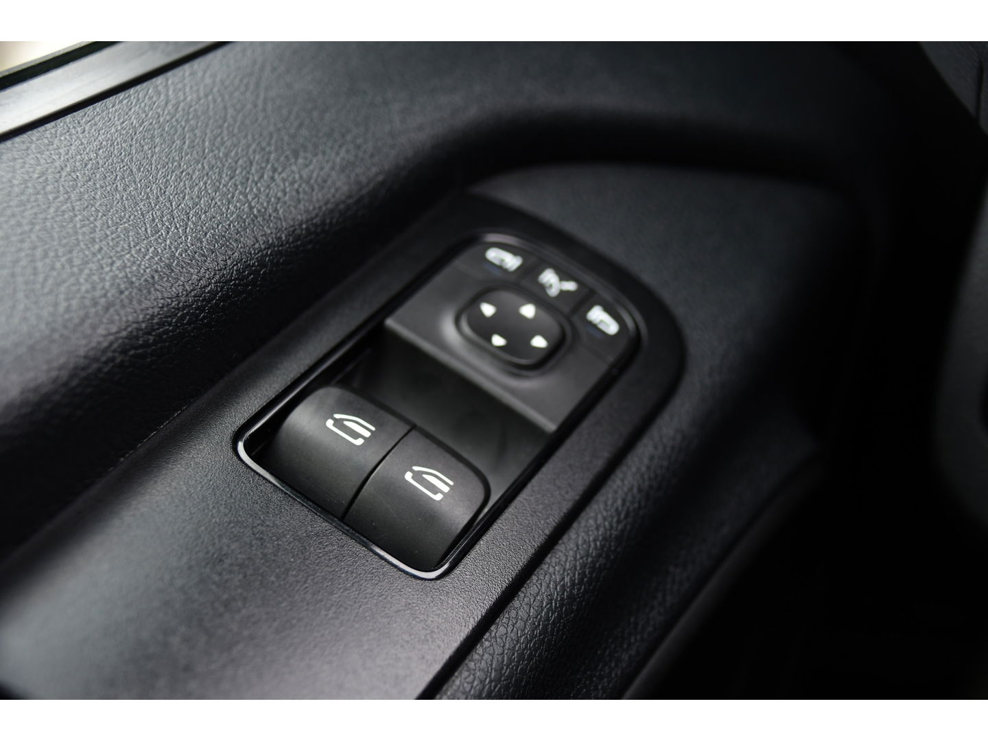 Mercedes-Benz Sprinter 314 2.2 CDI L2H1 Black Edition Camera, Cruise, Carplay, LED, 10,5'' Mbux, Leder, Automaat, Multimedia, Uniek!