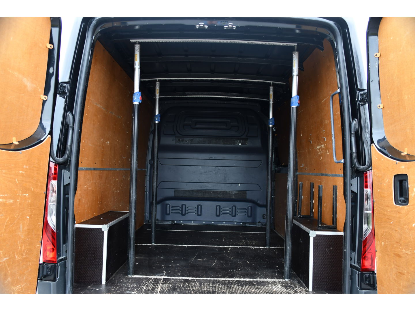 Mercedes-Benz Sprinter 314 2.2 CDI L2H1 Black Edition Camera, Cruise, Carplay, LED, 10,5'' Mbux, Leder, Automaat, Multimedia, Uniek!