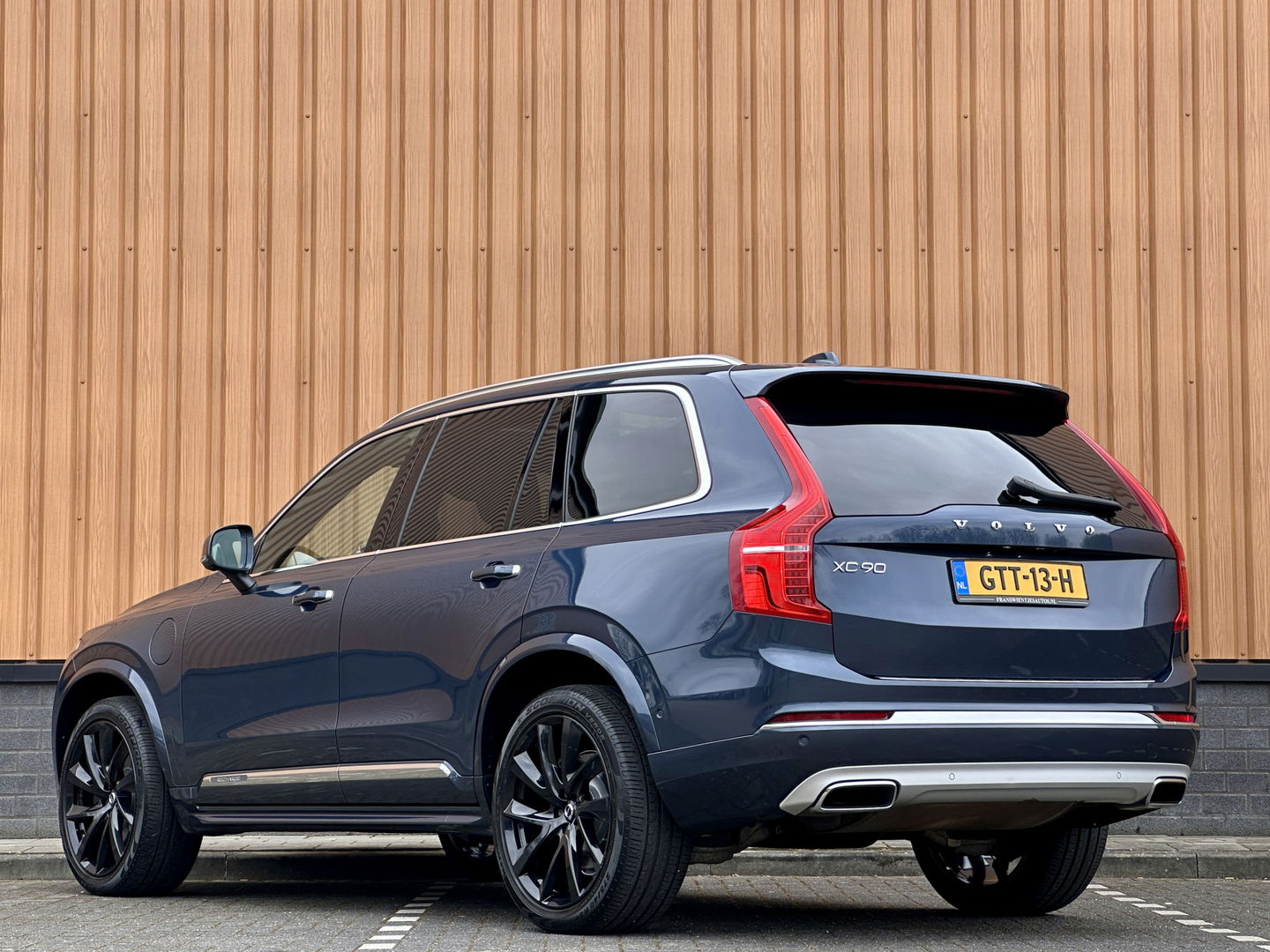 Volvo XC90 2.0 T8 Recharge AWD Inscription | Panoramadak | 7 persoons | Luchtvering | H&K | HUD | Stoel-Verwarming/Ventilatie/Massage | Stuurverwarming | Elektrische Zwenkhaak | Apple Carplay | Android Auto |