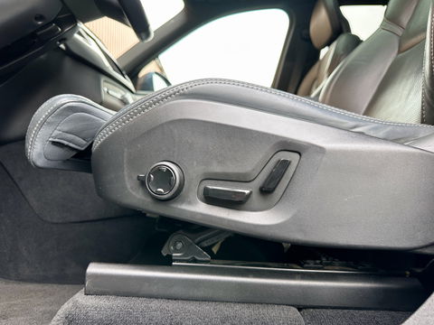 Volvo XC90 2.0 T8 Recharge AWD Inscription | Panoramadak | 7 persoons | Luchtvering | H&K | HUD | Stoel-Verwarming/Ventilatie/Massage | Stuurverwarming | Elektrische Zwenkhaak | Apple Carplay | Android Auto |