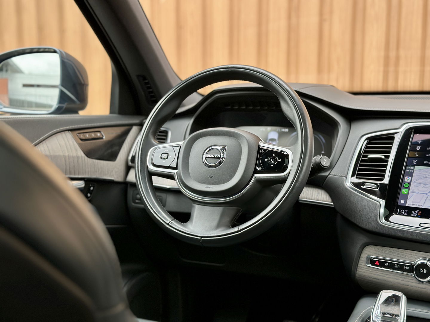 Volvo XC90 2.0 T8 Recharge AWD Inscription | Panoramadak | 7 persoons | Luchtvering | H&K | HUD | Stoel-Verwarming/Ventilatie/Massage | Stuurverwarming | Elektrische Zwenkhaak | Apple Carplay | Android Auto |