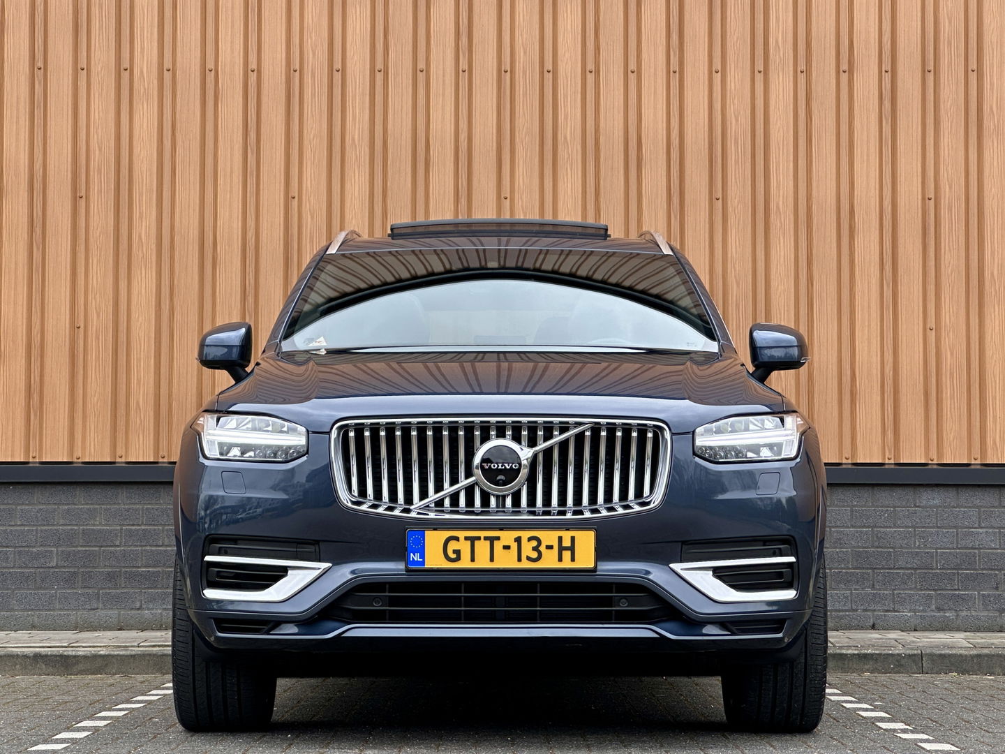 Volvo XC90 2.0 T8 Recharge AWD Inscription | Panoramadak | 7 persoons | Luchtvering | H&K | HUD | Stoel-Verwarming/Ventilatie/Massage | Stuurverwarming | Elektrische Zwenkhaak | Apple Carplay | Android Auto |