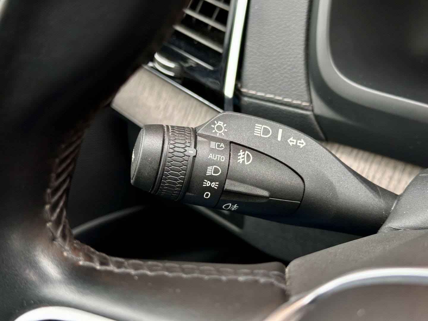 Volvo XC90 2.0 T8 Recharge AWD Inscription | Panoramadak | 7 persoons | Luchtvering | H&K | HUD | Stoel-Verwarming/Ventilatie/Massage | Stuurverwarming | Elektrische Zwenkhaak | Apple Carplay | Android Auto |