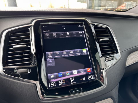 Volvo XC90 2.0 T8 Recharge AWD Inscription | Panoramadak | 7 persoons | Luchtvering | H&K | HUD | Stoel-Verwarming/Ventilatie/Massage | Stuurverwarming | Elektrische Zwenkhaak | Apple Carplay | Android Auto |