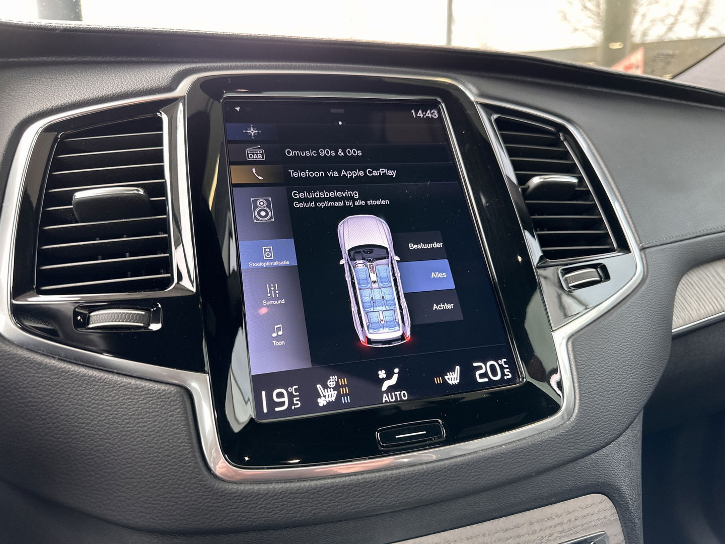 Volvo XC90 2.0 T8 Recharge AWD Inscription | Panoramadak | 7 persoons | Luchtvering | H&K | HUD | Stoel-Verwarming/Ventilatie/Massage | Stuurverwarming | Elektrische Zwenkhaak | Apple Carplay | Android Auto |