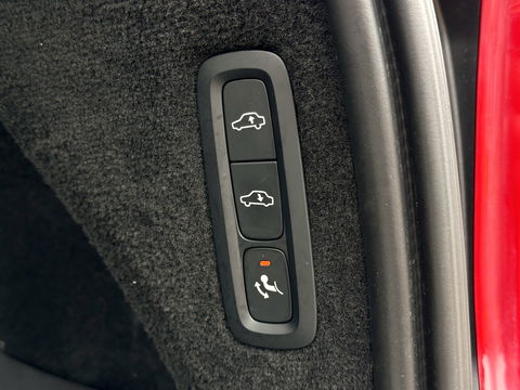 Volvo XC90 2.0 T8 Recharge AWD Inscription | Panoramadak | 7 persoons | Luchtvering | H&K | HUD | Stoel-Verwarming/Ventilatie/Massage | Stuurverwarming | Elektrische Zwenkhaak | Apple Carplay | Android Auto |