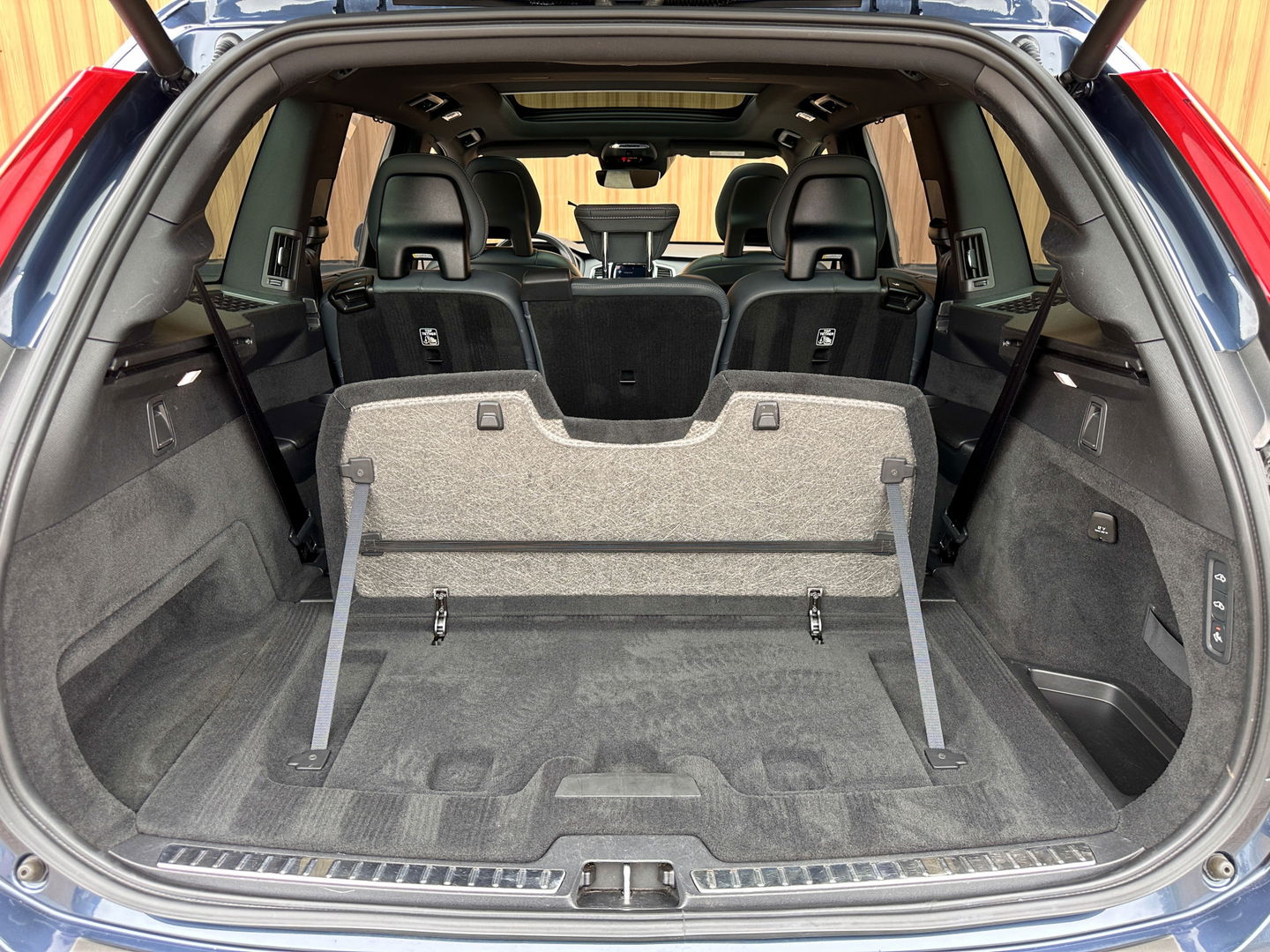 Volvo XC90 2.0 T8 Recharge AWD Inscription | Panoramadak | 7 persoons | Luchtvering | H&K | HUD | Stoel-Verwarming/Ventilatie/Massage | Stuurverwarming | Elektrische Zwenkhaak | Apple Carplay | Android Auto |