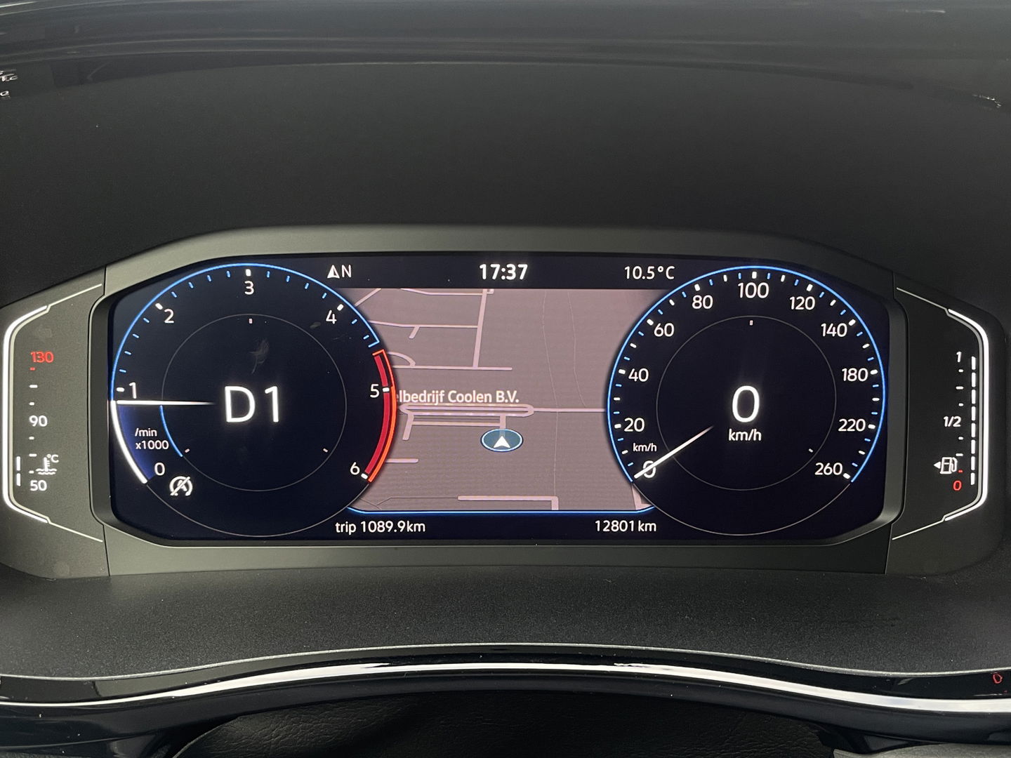 Volkswagen Transporter 2.0 TDI L2H1 30 DC Bulli | Eibach | Dubbel Cabine | Camera | Parkeersensoren | Apple Carplay | Stoelverwarming | DAB | Airconditioning | Navigatie | Uniek |