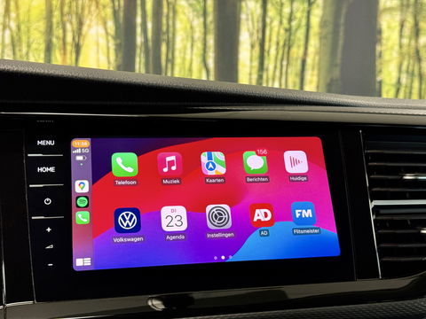 Volkswagen Transporter 2.0 TDI L2H1 30 DC Bulli | Eibach | Dubbel Cabine | Camera | Parkeersensoren | Apple Carplay | Stoelverwarming | DAB | Airconditioning | Navigatie | Uniek |