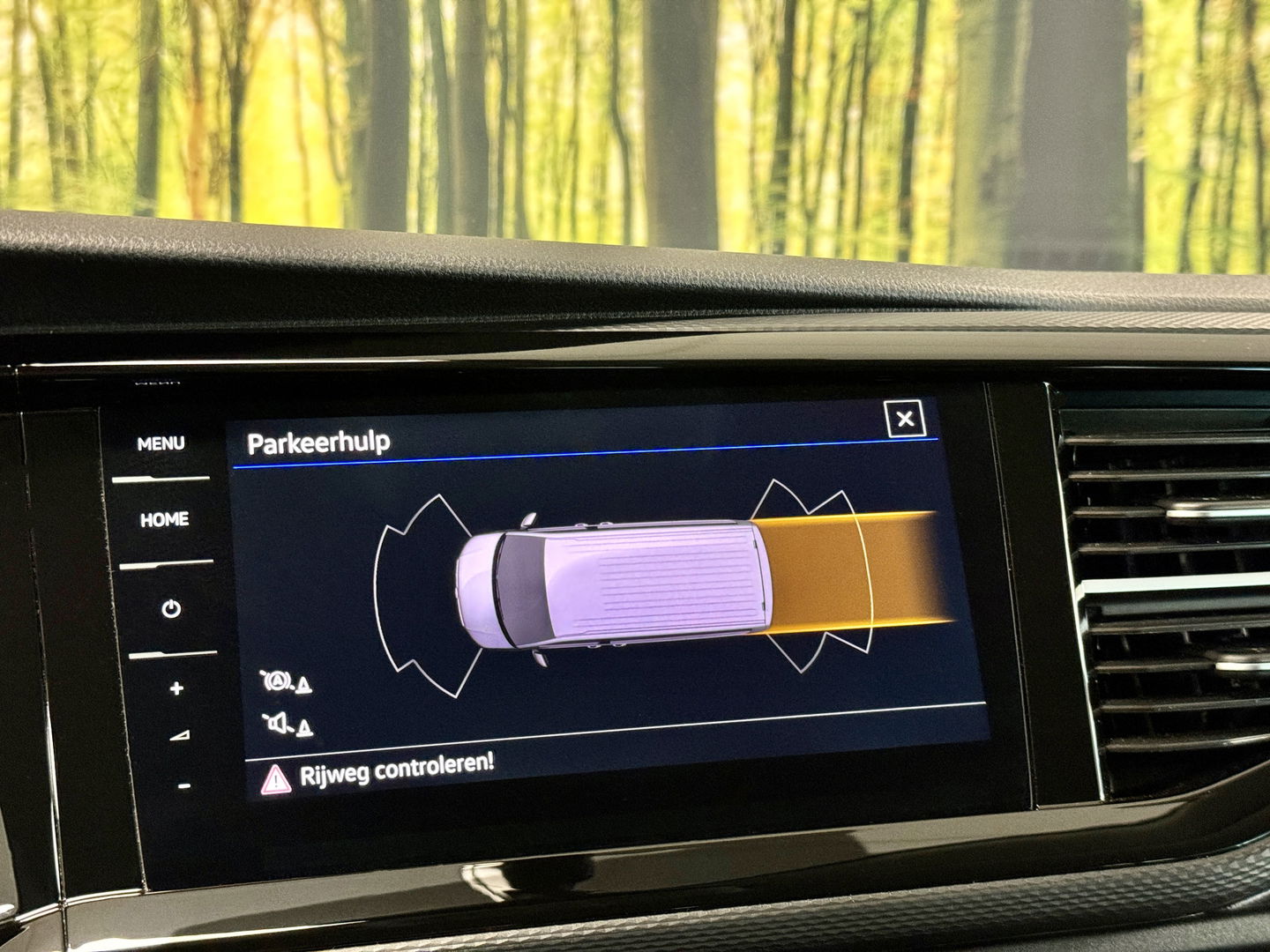 Volkswagen Transporter 2.0 TDI L2H1 30 DC Bulli | Eibach | Dubbel Cabine | Camera | Parkeersensoren | Apple Carplay | Stoelverwarming | DAB | Airconditioning | Navigatie | Uniek |