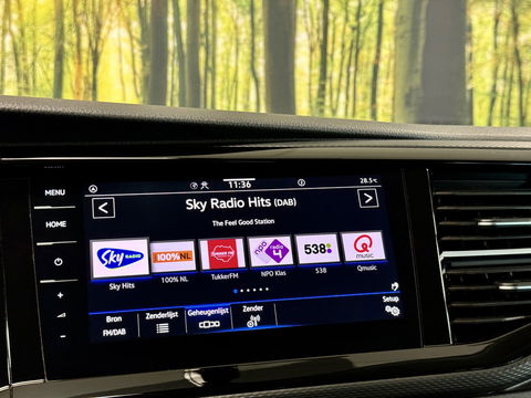 Volkswagen Transporter 2.0 TDI L2H1 30 DC Bulli | Eibach | Dubbel Cabine | Camera | Parkeersensoren | Apple Carplay | Stoelverwarming | DAB | Airconditioning | Navigatie | Uniek |