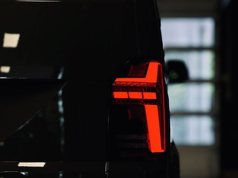 Volkswagen Transporter 2.0 TDI L2H1 30 DC Bulli | Eibach | Dubbel Cabine | Camera | Parkeersensoren | Apple Carplay | Stoelverwarming | DAB | Airconditioning | Navigatie | Uniek |