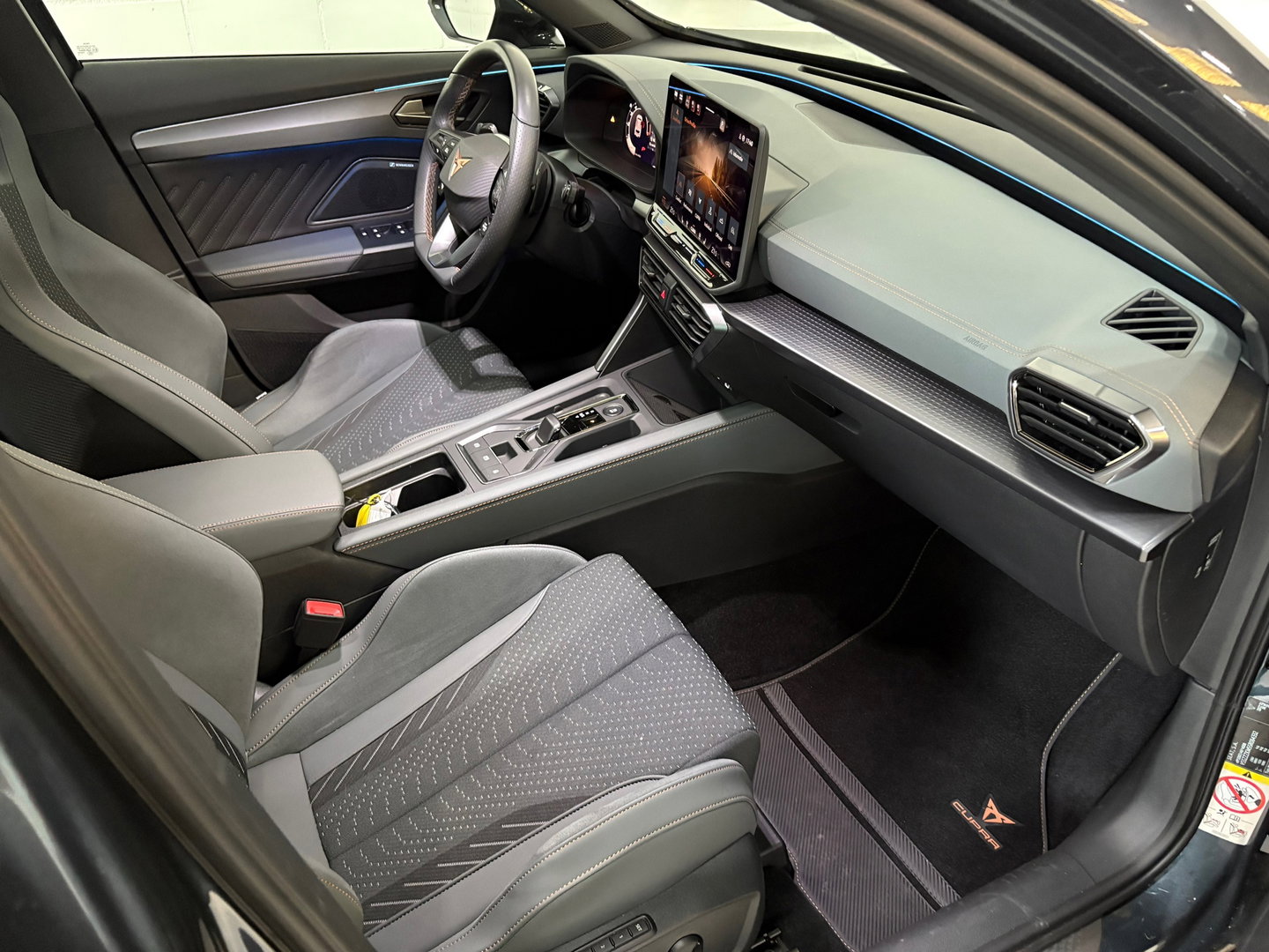 CUPRA Formentor 2.0 TSI DSG 4drive vz extreme Pano*Full-option