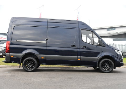 Mercedes-Benz Sprinter 317 1.9 CDI L2H2 RWD PB Edition Camera, Cruise, Carplay, LED, Leder, Stoelverwaming, 170pk, Trekhaak, Automaat, Mbux, Uniek!