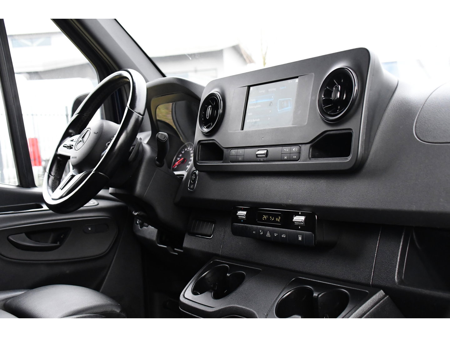 Mercedes-Benz Sprinter 317 1.9 CDI L2H2 RWD PB Edition Camera, Cruise, Carplay, LED, Leder, Stoelverwaming, 170pk, Trekhaak, Automaat, Mbux, Uniek!