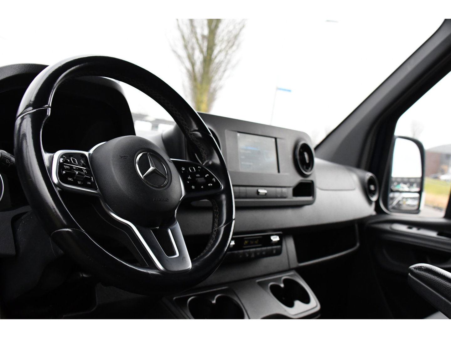 Mercedes-Benz Sprinter 317 1.9 CDI L2H2 RWD PB Edition Camera, Cruise, Carplay, LED, Leder, Stoelverwaming, 170pk, Trekhaak, Automaat, Mbux, Uniek!
