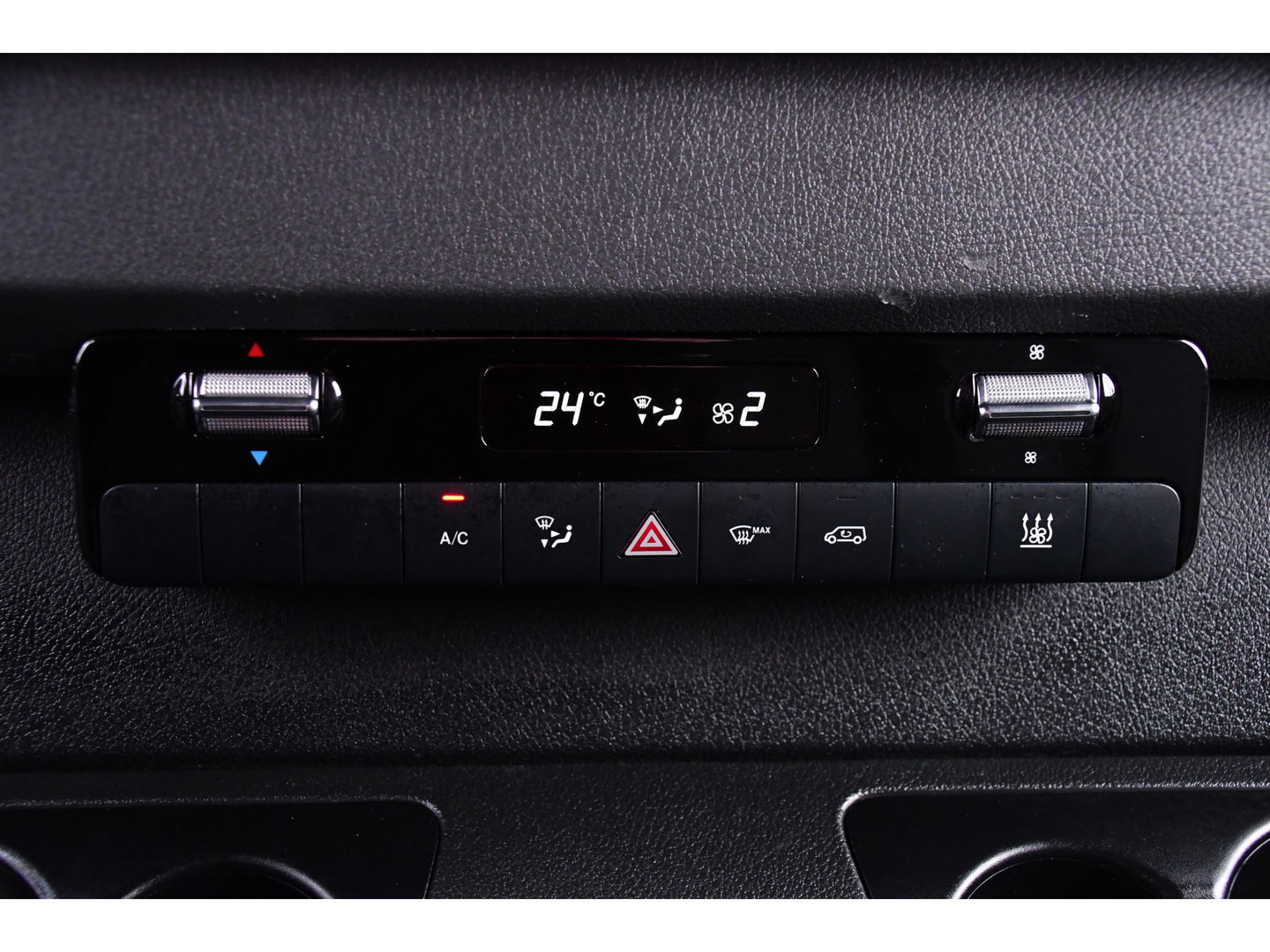 Mercedes-Benz Sprinter 317 1.9 CDI L2H2 RWD PB Edition Camera, Cruise, Carplay, LED, Leder, Stoelverwaming, 170pk, Trekhaak, Automaat, Mbux, Uniek!