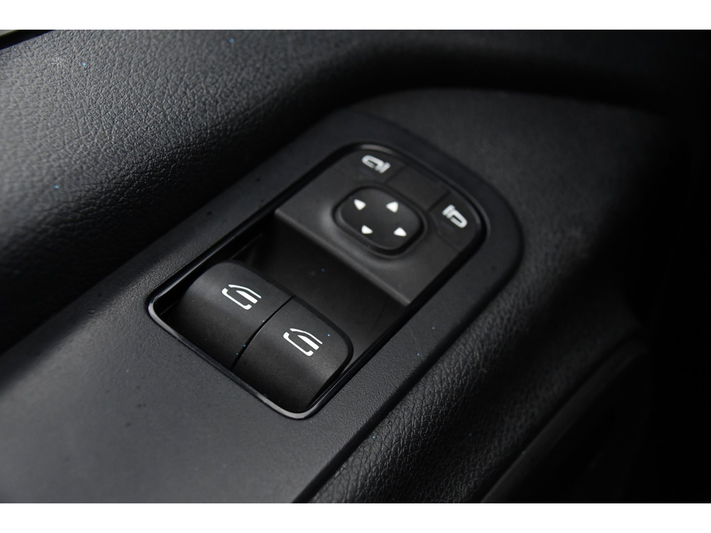 Mercedes-Benz Sprinter 317 1.9 CDI L2H2 RWD PB Edition Camera, Cruise, Carplay, LED, Leder, Stoelverwaming, 170pk, Trekhaak, Automaat, Mbux, Uniek!