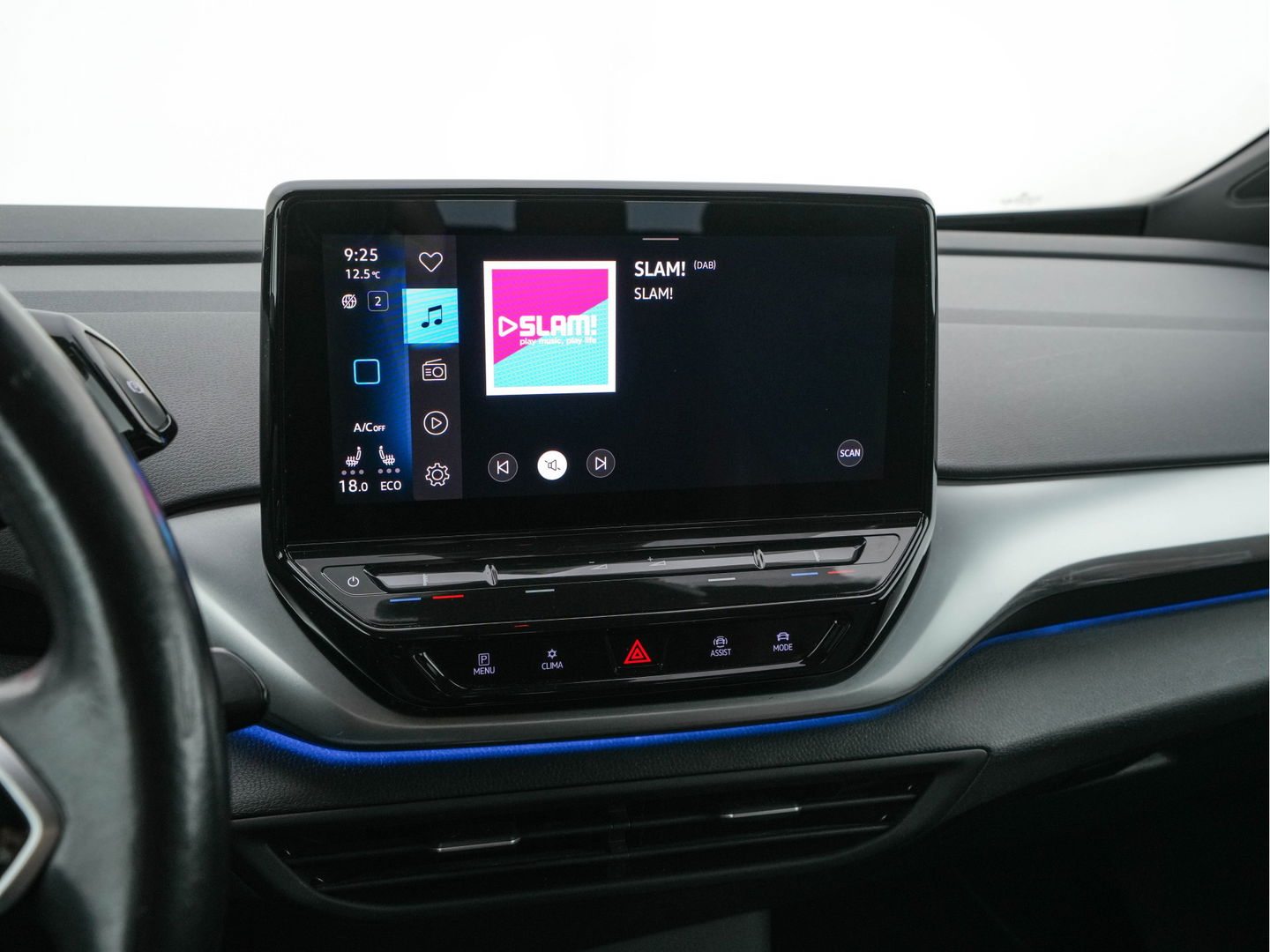 Volkswagen ID.4 First 77 kWh [ 3-Fase-11kW ] {SOH-83%} (INCL-BTW) *LEATHER-MICROFIBRE | FULL-LED | CRUISE | HEATED-COMFORTSEATS | DIGI-COCKPIT | AMBIENTLIGHT | NAVI-FULLMAP | PDC | TOWBAR | PRIVACY-GLASS | CAMERA | 20''ALU*