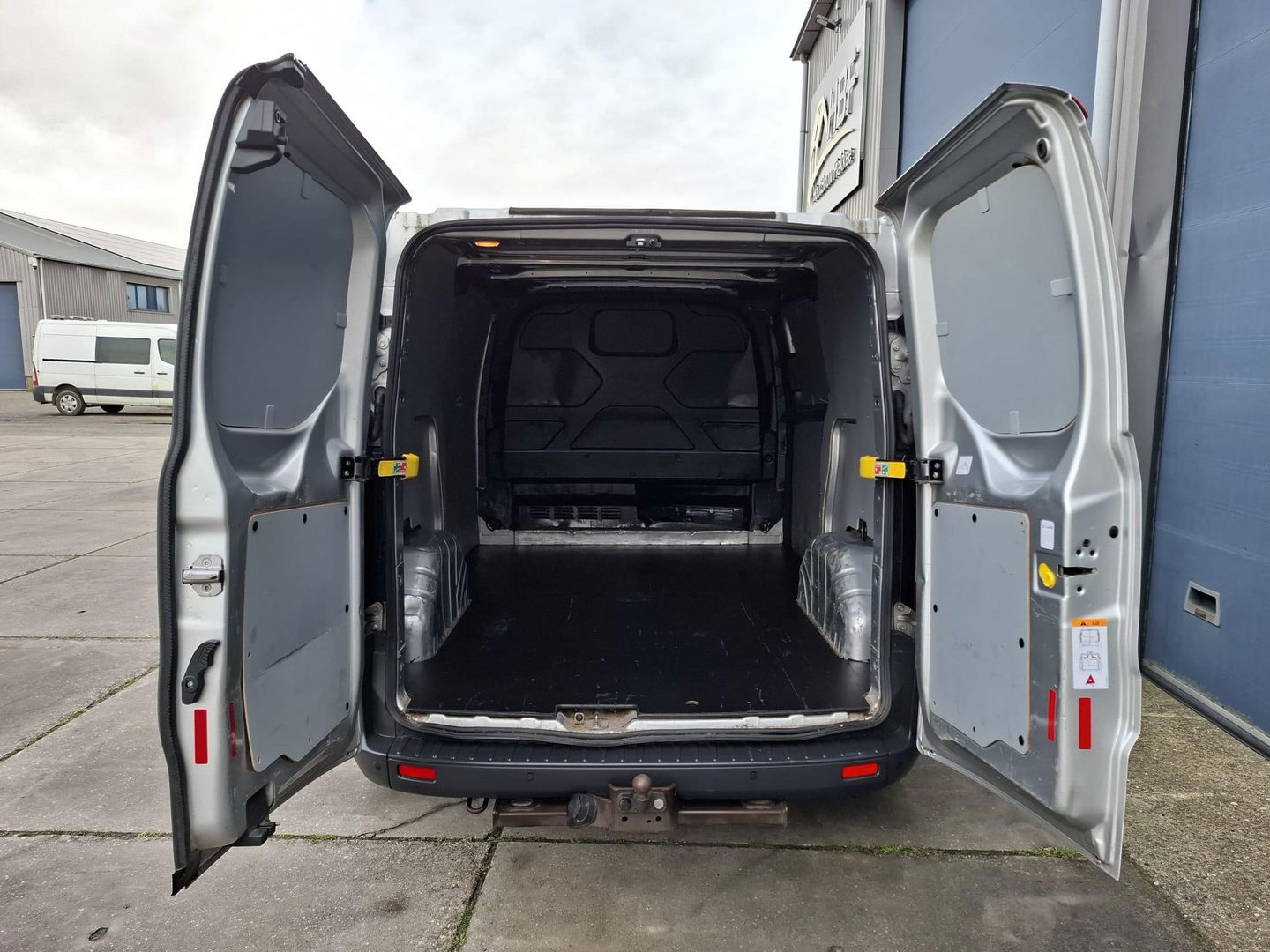 Ford Transit Custom 270 2.0 TDCI L1H1 Economy Edition AIRCO / TREKHAAK / EURO 6 / 3 ZITS