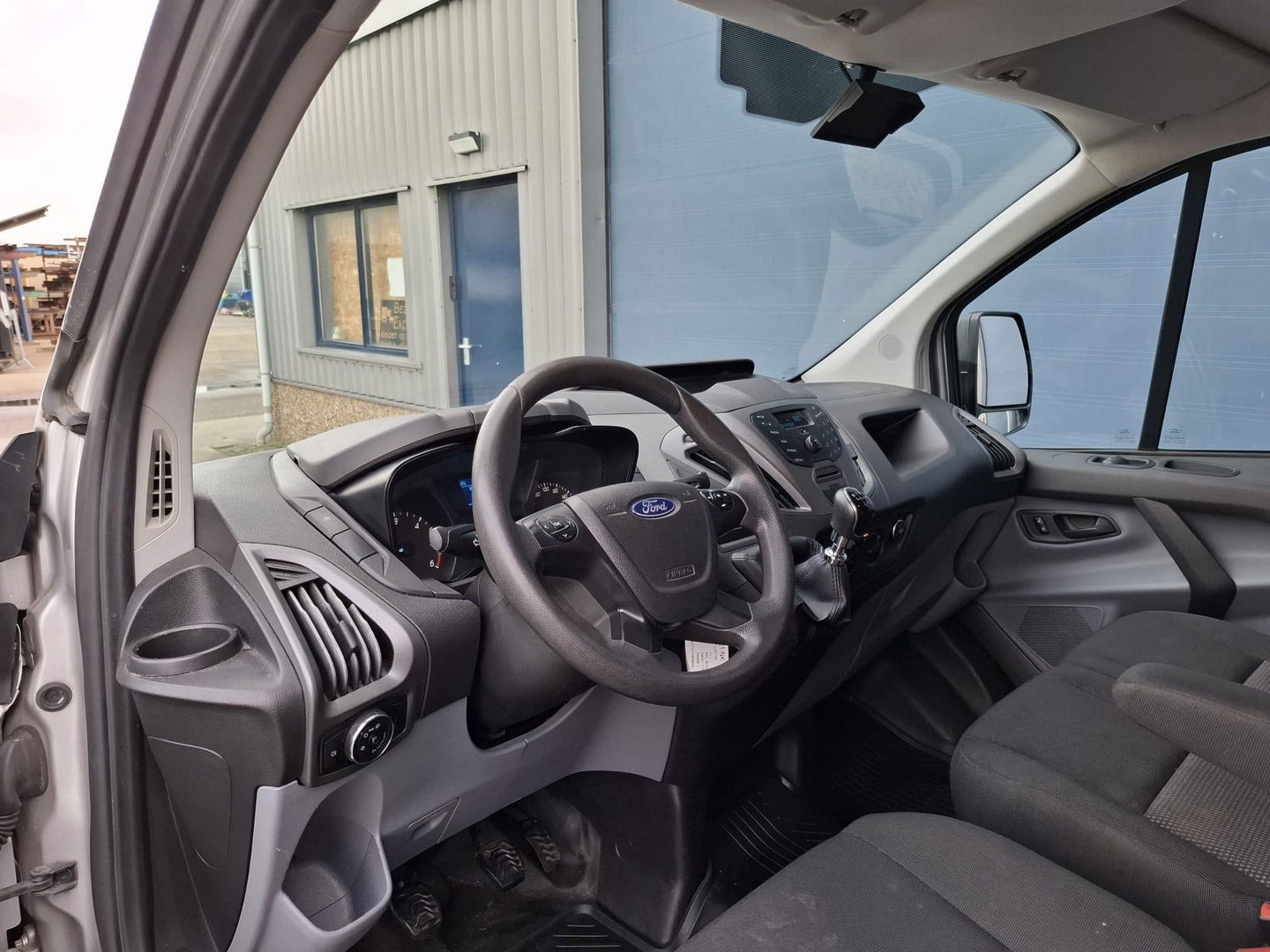 Ford Transit Custom 270 2.0 TDCI L1H1 Economy Edition AIRCO / TREKHAAK / EURO 6 / 3 ZITS