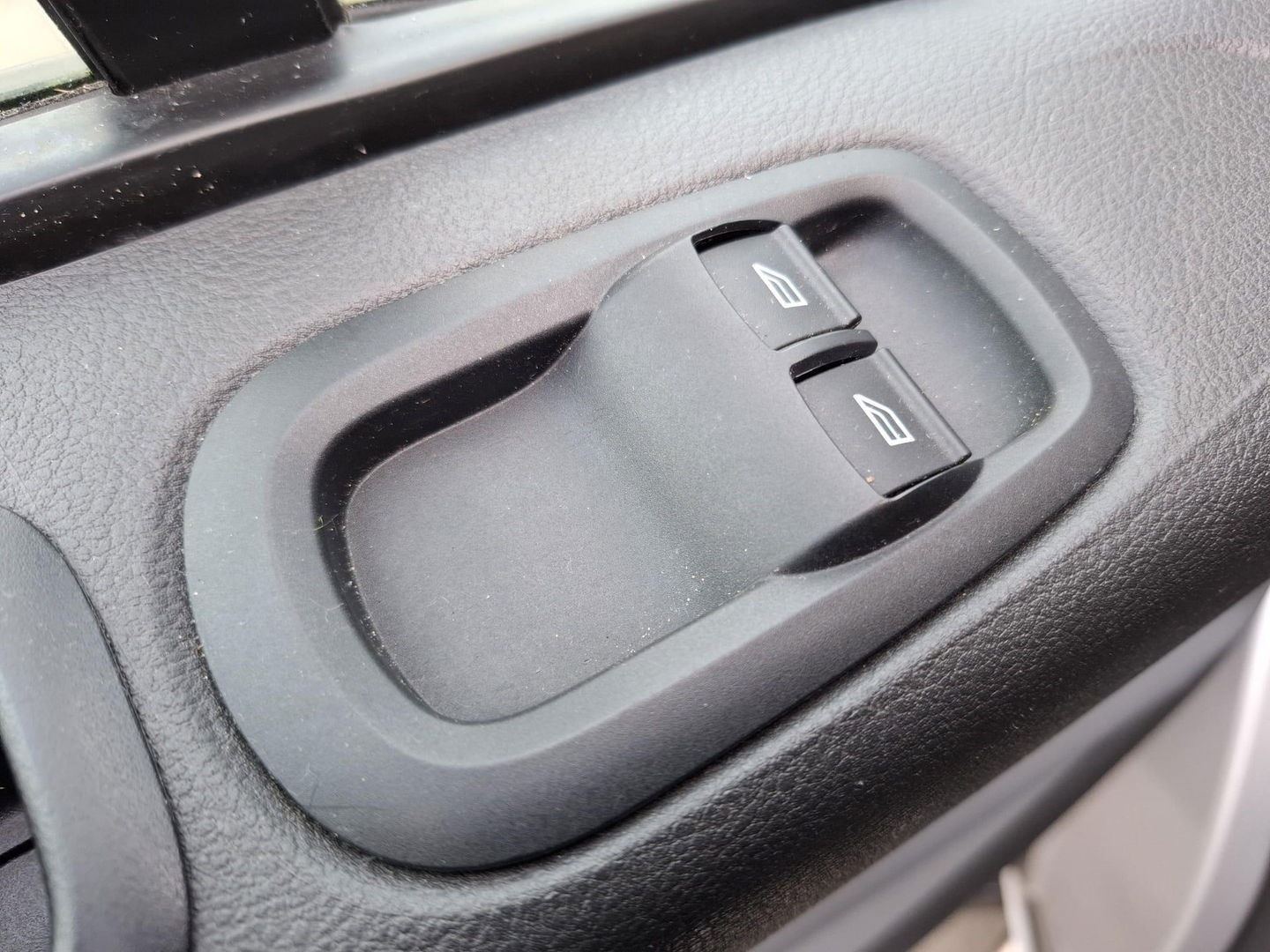 Ford Transit Custom 270 2.0 TDCI L1H1 Economy Edition AIRCO / TREKHAAK / EURO 6 / 3 ZITS