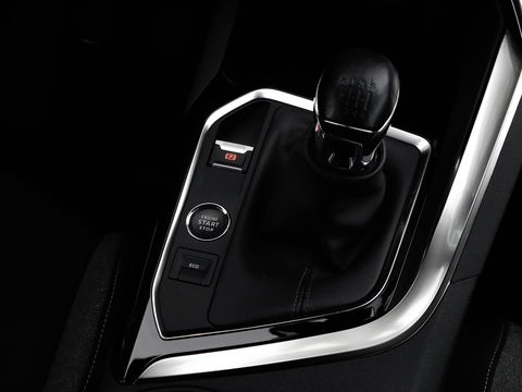 Peugeot 3008 1.2 PureTech Active Pack Business | Stoelverwarming | Navigatie via Carplay