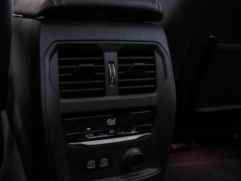 BMW 3-serie 330e eDrive Edition 292PK M Sport | Schuifdak | Camera