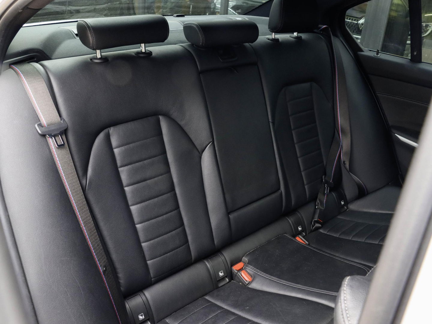 BMW 3-serie 330e eDrive Edition 292PK M Sport | Schuifdak | Camera