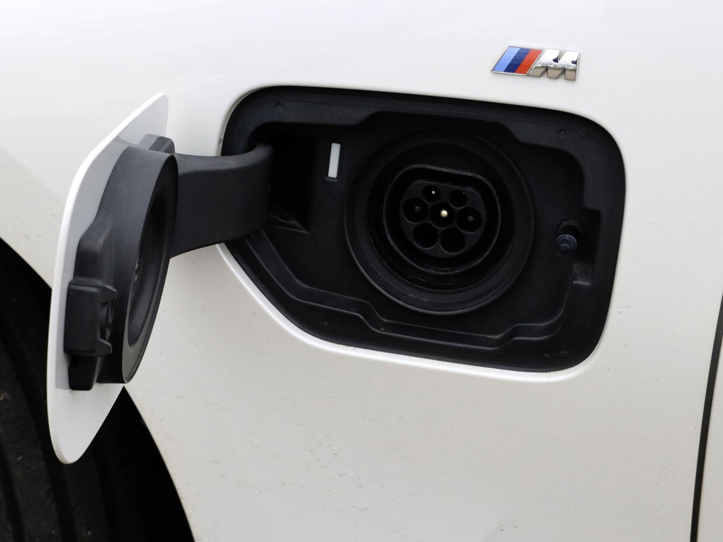 BMW 3-serie 330e eDrive Edition 292PK M Sport | Schuifdak | Camera