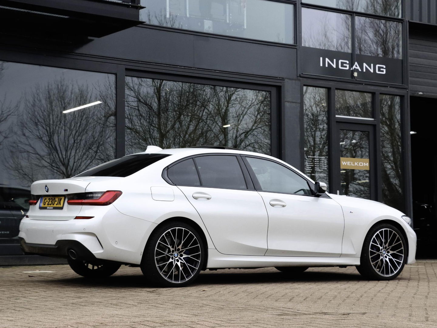 BMW 3-serie 330e eDrive Edition 292PK M Sport | Schuifdak | Camera