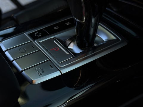 Mercedes-Benz G-Klasse G350 V6 / AMG / Designo / grijs kenteken / LED