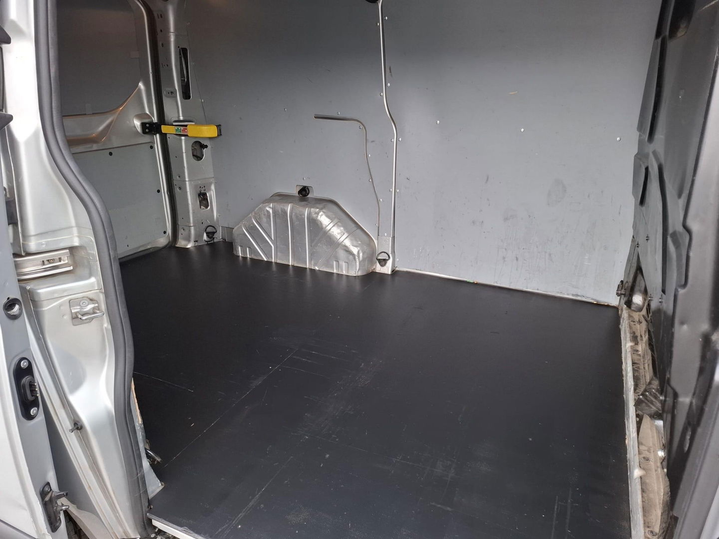 Ford Transit Custom 270 2.0 TDCI L1H1 Economy Edition AIRCO / TREKHAAK / EURO 6 / 3 ZITS