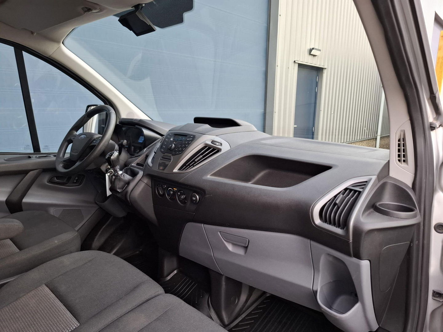 Ford Transit Custom 270 2.0 TDCI L1H1 Economy Edition AIRCO / TREKHAAK / EURO 6 / 3 ZITS