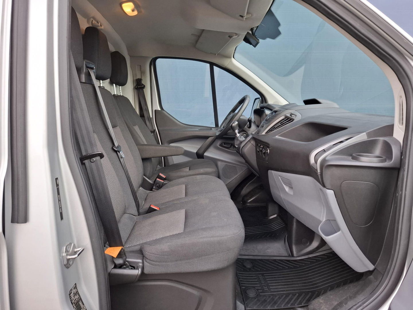 Ford Transit Custom 270 2.0 TDCI L1H1 Economy Edition AIRCO / TREKHAAK / EURO 6 / 3 ZITS