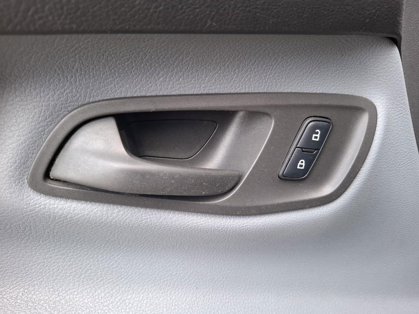 Ford Transit Custom 270 2.0 TDCI L1H1 Economy Edition AIRCO / TREKHAAK / EURO 6 / 3 ZITS