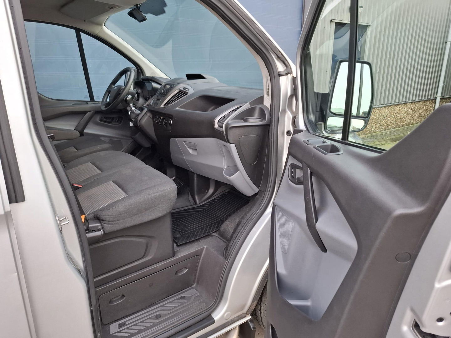 Ford Transit Custom 270 2.0 TDCI L1H1 Economy Edition AIRCO / TREKHAAK / EURO 6 / 3 ZITS