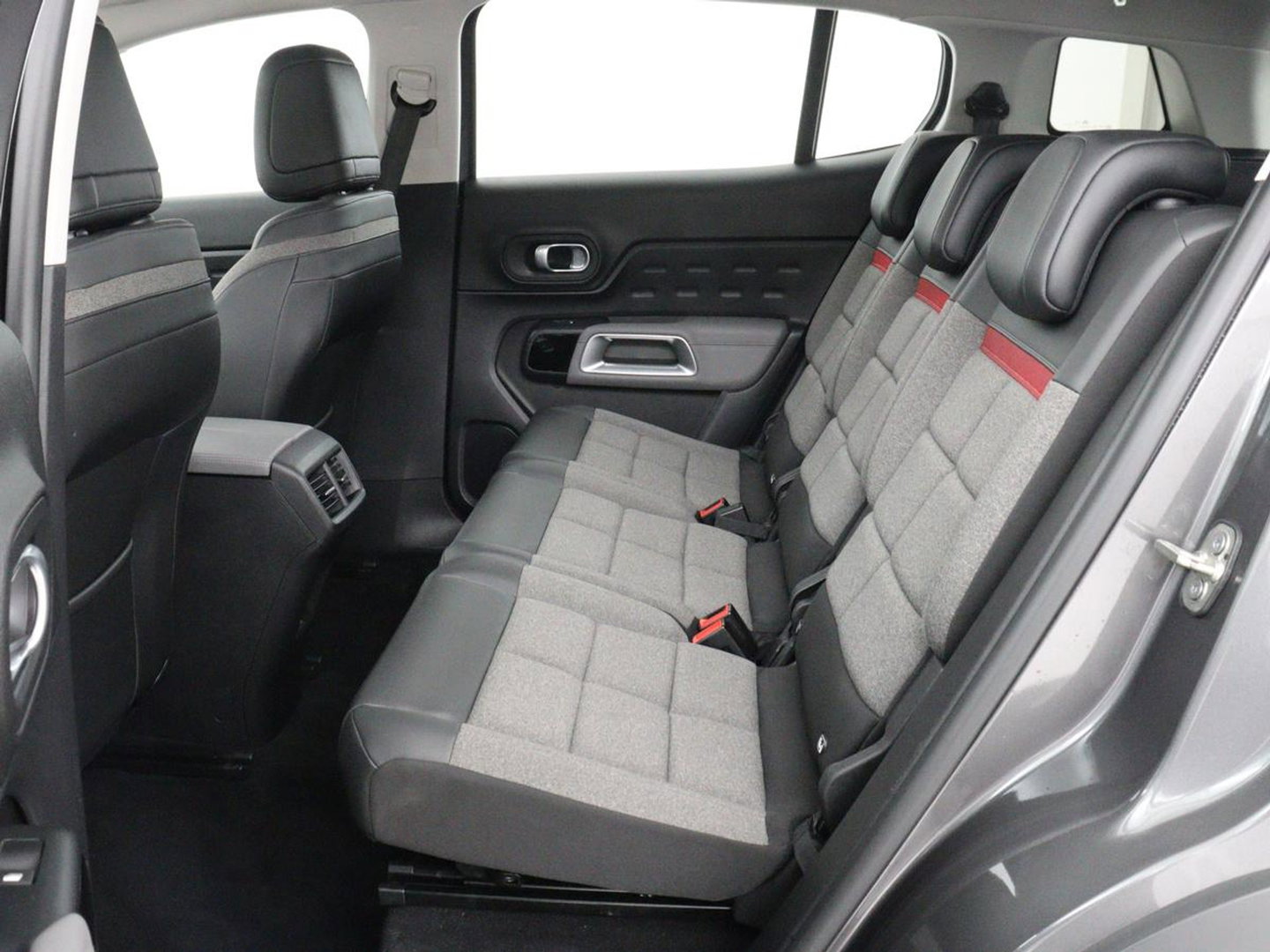 Citroën C5 Aircross 1.6 Plug-in Hybrid 225 Business | SOH 96% | Carplay | Navigatie | Climate control | Bluetooth | Cruise control | 18'' | Parkeerhulp | PHEV