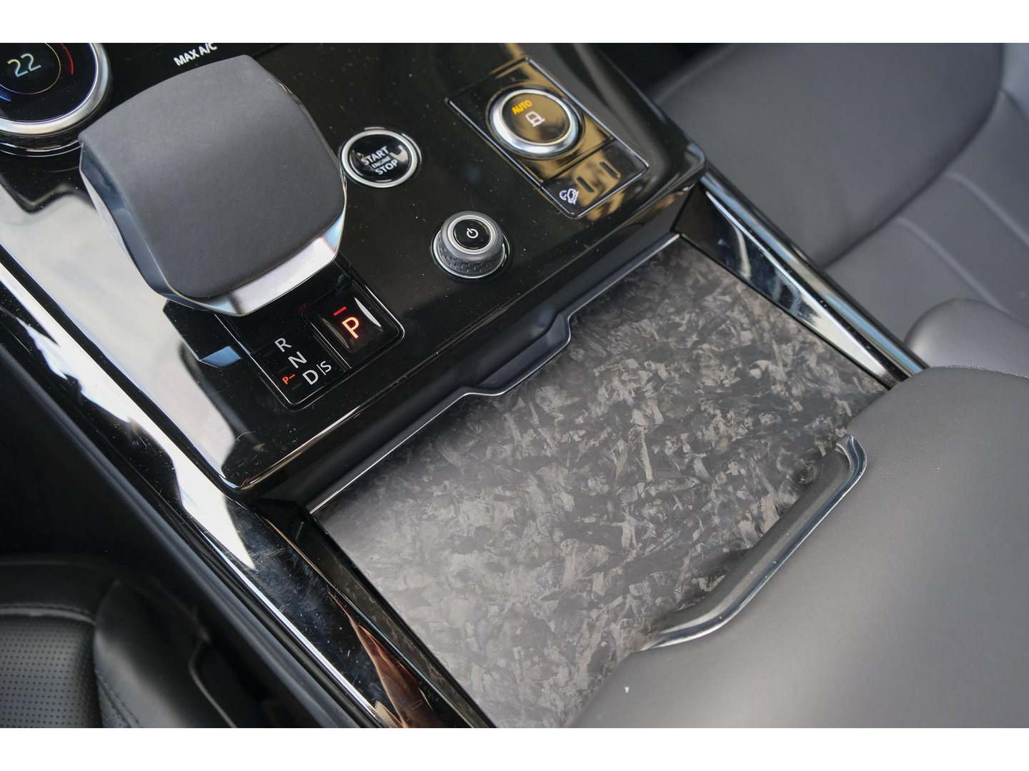 Land Rover Range Rover Sport D350 350pk Autobiography Panoramadak Massage Stoelkoeling Meridian 3d Trekhaak 24" LMV