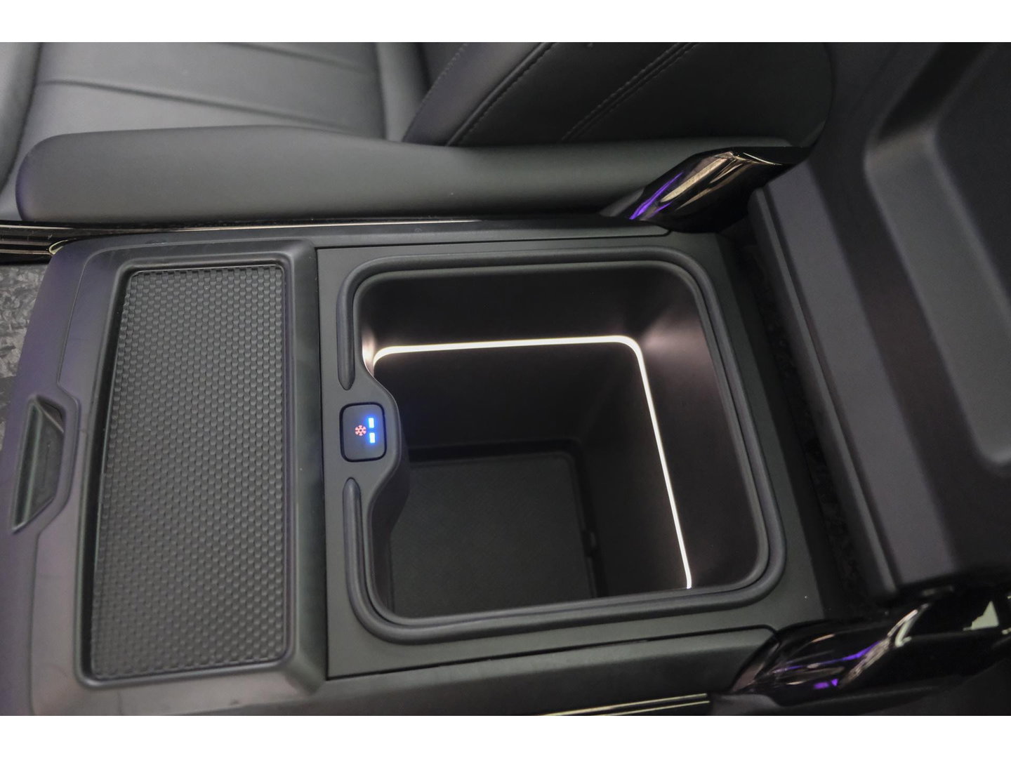 Land Rover Range Rover Sport D350 350pk Autobiography Panoramadak Massage Stoelkoeling Meridian 3d Trekhaak 24" LMV