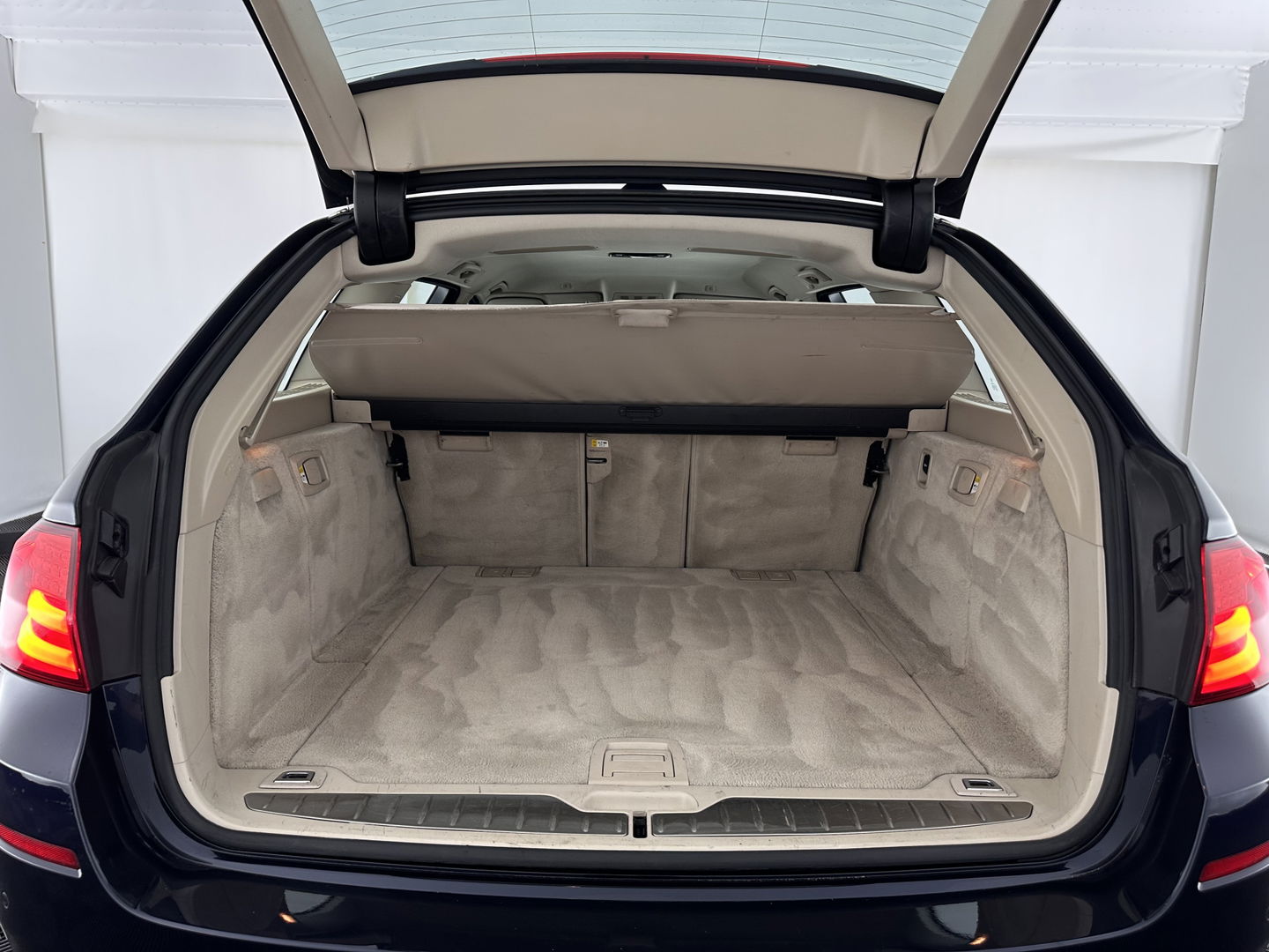 BMW 5 Serie Touring 525xd High Executive AWD *AUT | LEATHER | BI- XENON | HEATED-SPORTSEATS | NAVI-FULLMAP | ECC | PDC | 17"ALU*