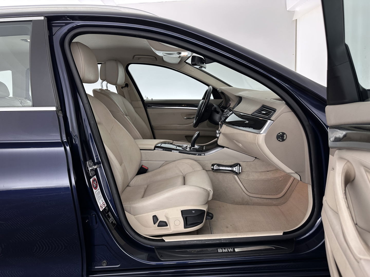 BMW 5 Serie Touring 525xd High Executive AWD *AUT | LEATHER | BI- XENON | HEATED-SPORTSEATS | NAVI-FULLMAP | ECC | PDC | 17"ALU*