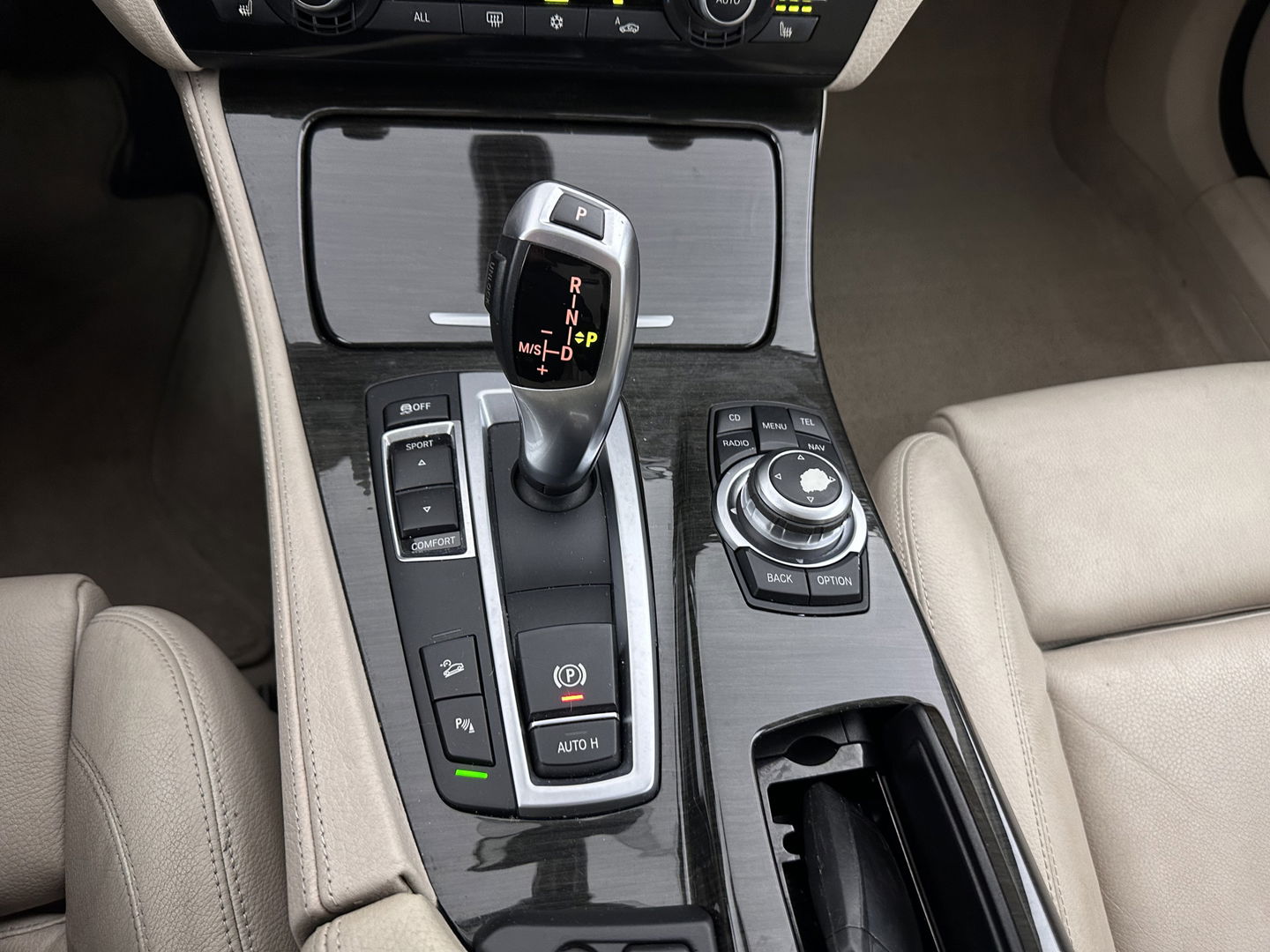 BMW 5 Serie Touring 525xd High Executive AWD *AUT | LEATHER | BI- XENON | HEATED-SPORTSEATS | NAVI-FULLMAP | ECC | PDC | 17"ALU*