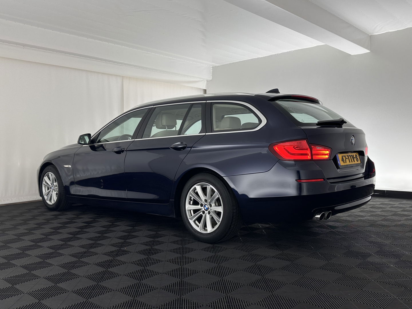 BMW 5 Serie Touring 525xd High Executive AWD *AUT | LEATHER | BI- XENON | HEATED-SPORTSEATS | NAVI-FULLMAP | ECC | PDC | 17"ALU*