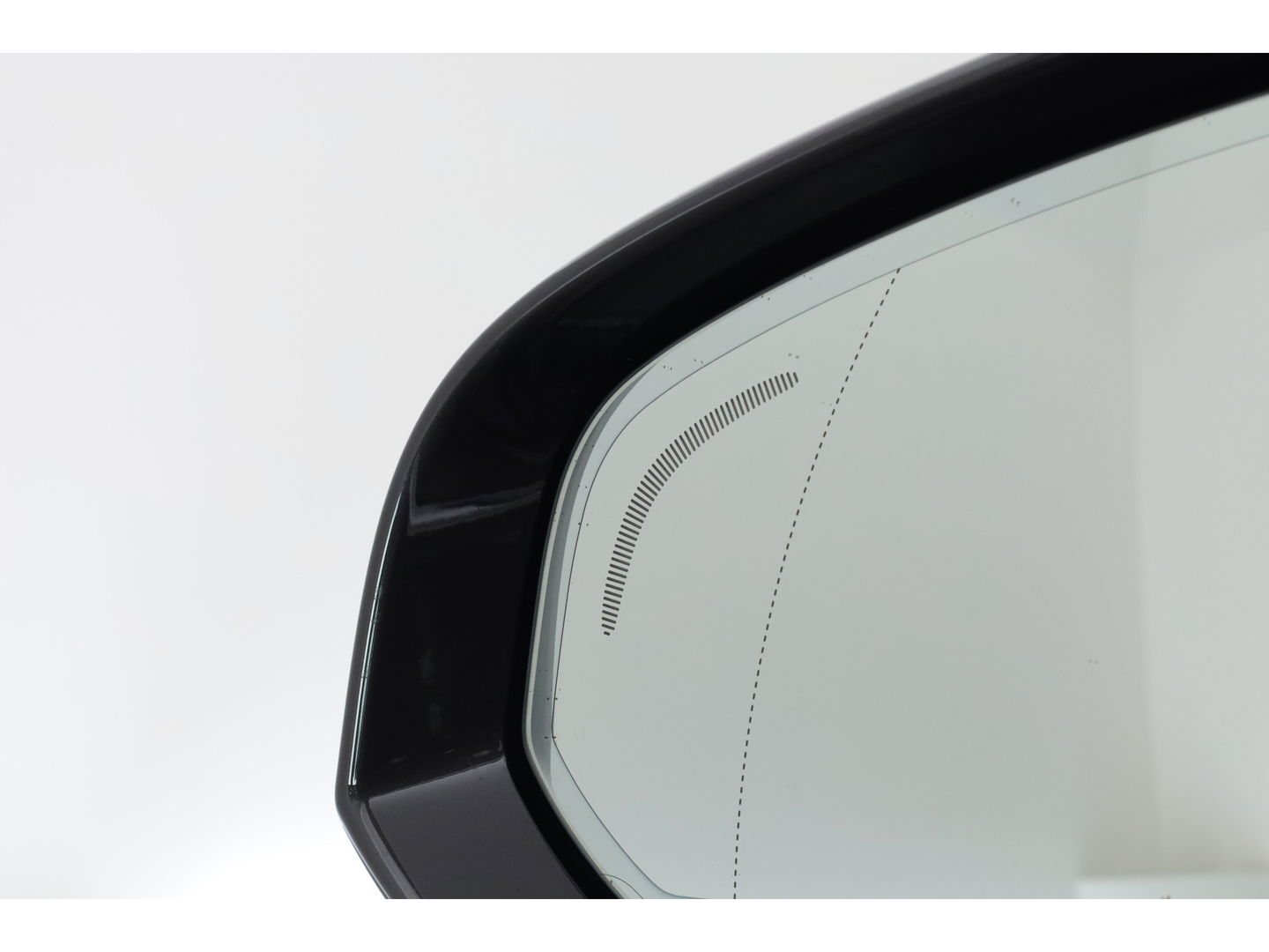 Volvo V90 2.0 T6 Plug-in hybrid AWD Ultimate Bright | Pano | 360 Cam | Stoel ventilatie | ACC | Blis | H&K Audio | uitvoering controleren