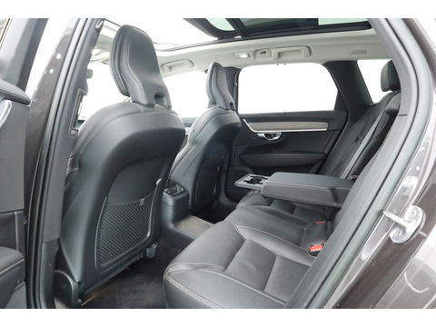 Volvo V90 2.0 T6 Plug-in hybrid AWD Ultimate Bright | Pano | 360 Cam | Stoel ventilatie | ACC | Blis | H&K Audio | uitvoering controleren