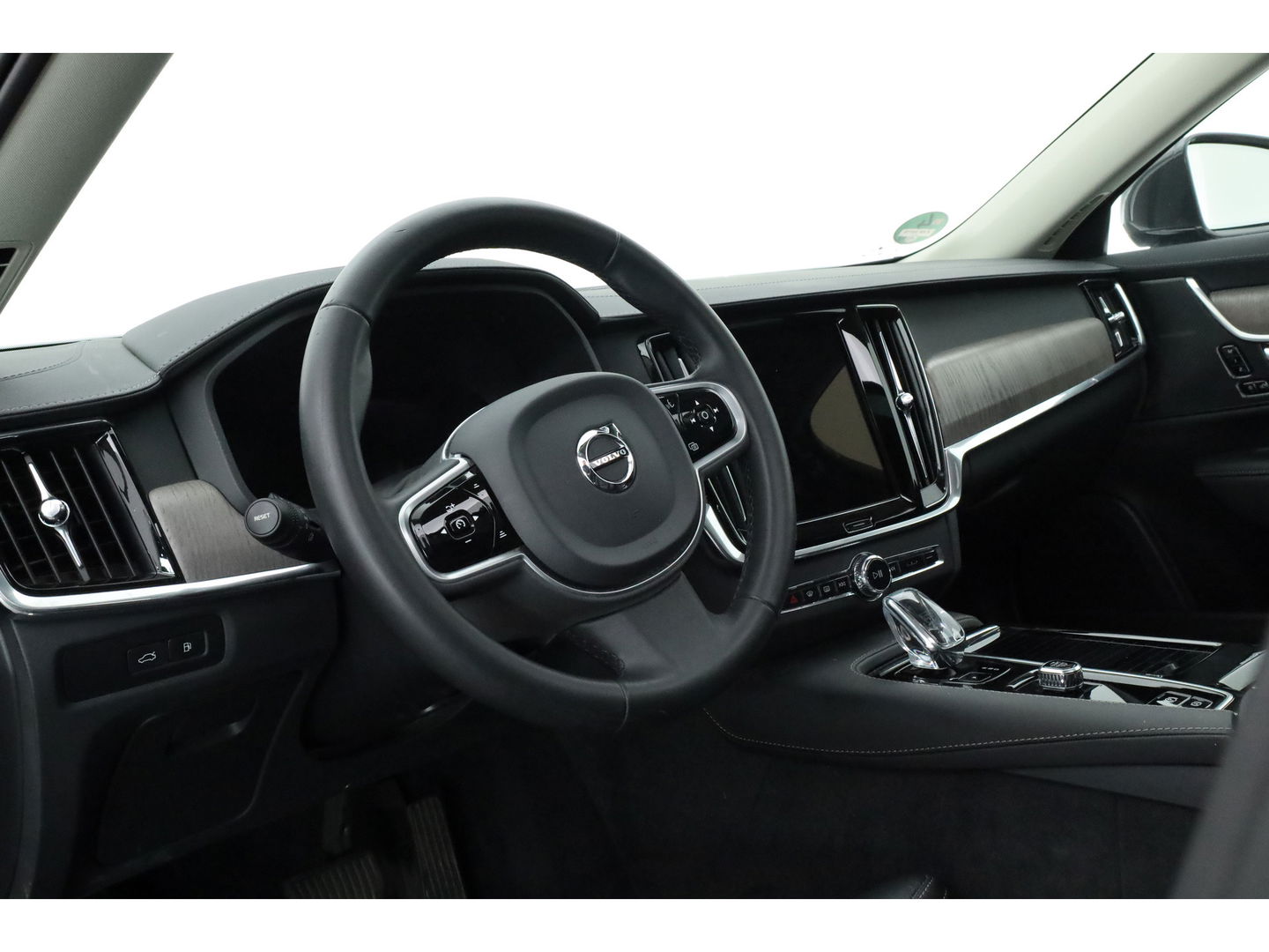 Volvo V90 2.0 T6 Plug-in hybrid AWD Ultimate Bright | Pano | 360 Cam | Stoel ventilatie | ACC | Blis | H&K Audio | uitvoering controleren