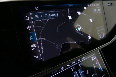 Audi Q7 55 TFSI e quattro Pro Line / S Line / Panoramadak / Matrix Laser koplampen / Elektr. verstelbare voorstoelen / Luchtvering / HUD / Stoelverwarming voor + achter / Apple Carplay - Android Auto / Bang&Olufsen Sound / 22'' LMV / Elektr. wegklapbare trekhaak 