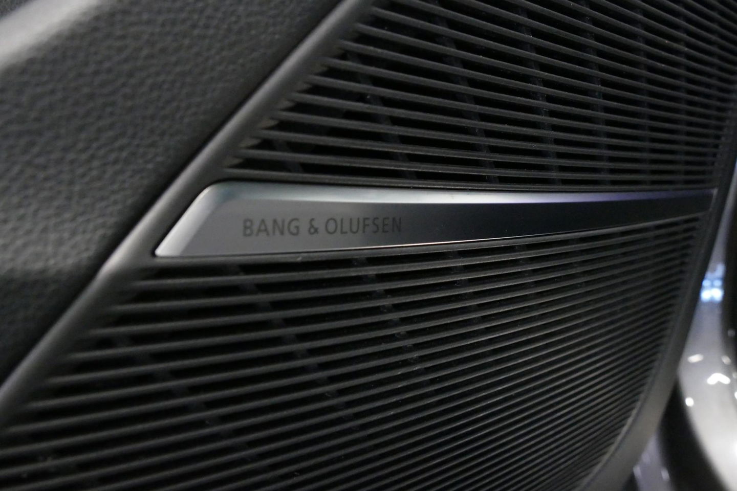 Audi Q7 55 TFSI e quattro Pro Line / S Line / Panoramadak / Matrix Laser koplampen / Elektr. verstelbare voorstoelen / Luchtvering / HUD / Stoelverwarming voor + achter / Apple Carplay - Android Auto / Bang&Olufsen Sound / 22'' LMV / Elektr. wegklapbare trekhaak 